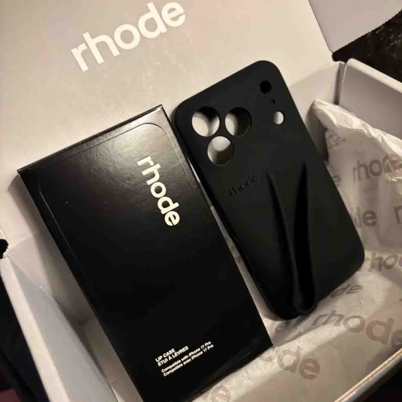 New Rhodes LipGloss 💄 Silicone Case With Box 🩶